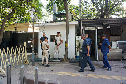Delhi Police, forensic experts at CM Kejriwal's house